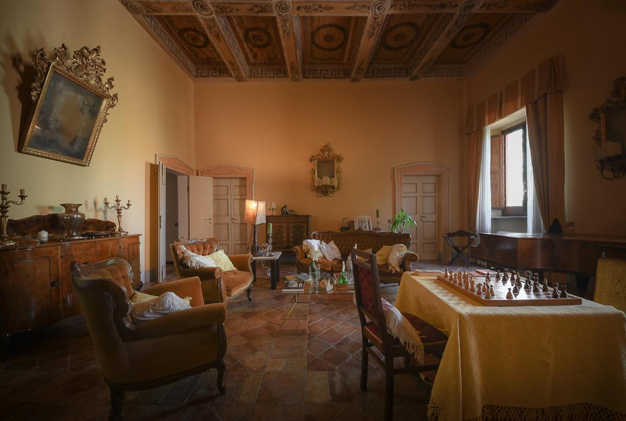 Palazzo Bonfranceschi Bed & Breakfast Belforte del Chienti Exterior foto